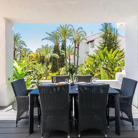 Luxurious Beachside In The Heart Of Puente Apartamento Marbella
