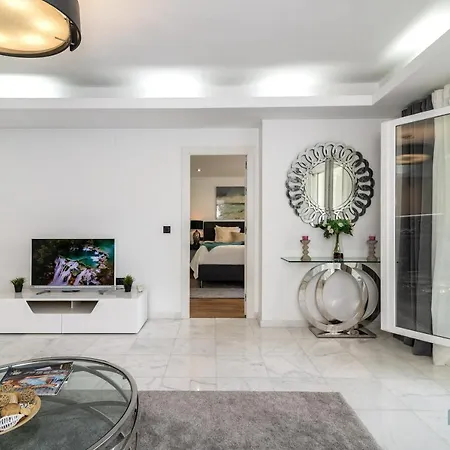 Luxurious Beachside In The Heart Of Puente Apartamento *