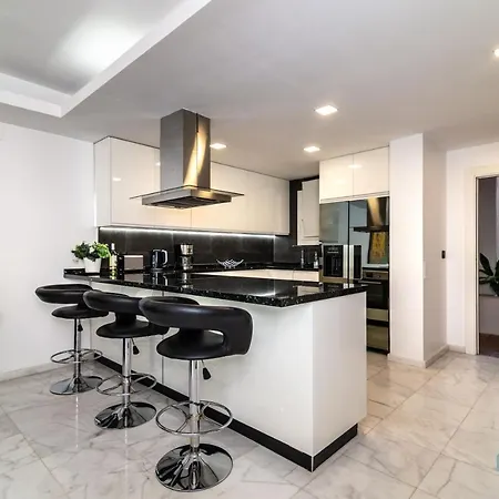 Luxurious Beachside In The Heart Of Puente Appartement *