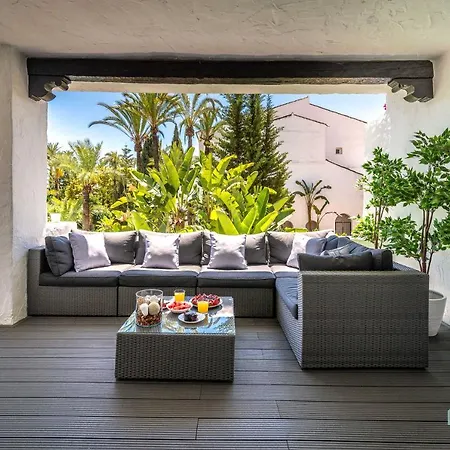 Luxurious Beachside In The Heart Of Puente