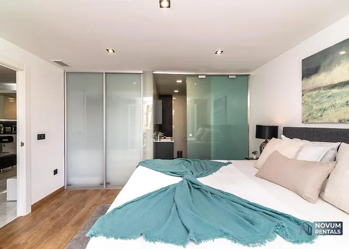 Luxurious Beachside In The Heart Of Puente