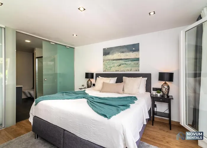 Luxurious Beachside In The Heart Of Puente *