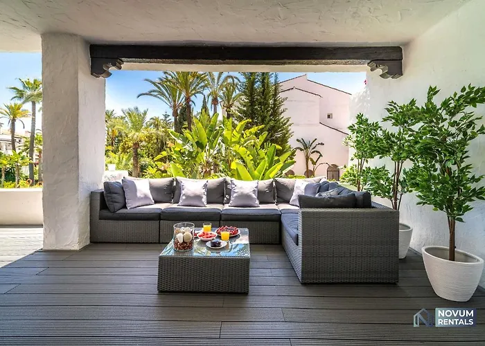 Luxurious Beachside In The Heart Of Puente