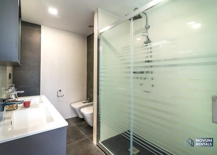 Luxurious Beachside In The Heart Of Puente