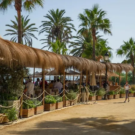 Апартаменты Luxurious Beachside In The Heart Of Puente Марбелья